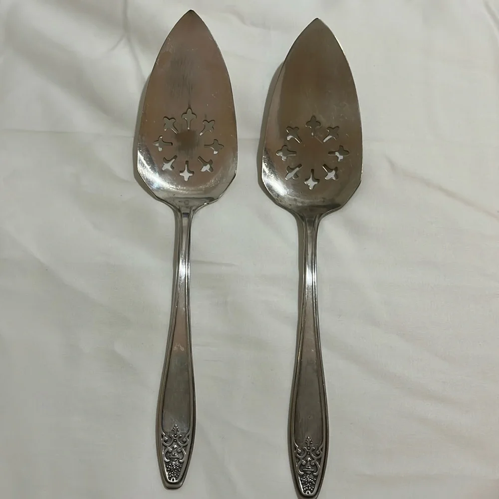 Princess Lady Doris 1929 International Silver Pierced Pie Cake Server 9.5”